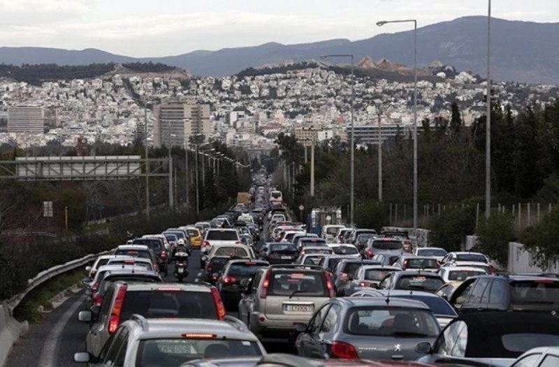 Αυξημένη η κίνηση στους δρόμους της Αθήνας – Ερχεται και καταιγίδα τις επόμενες ώρες